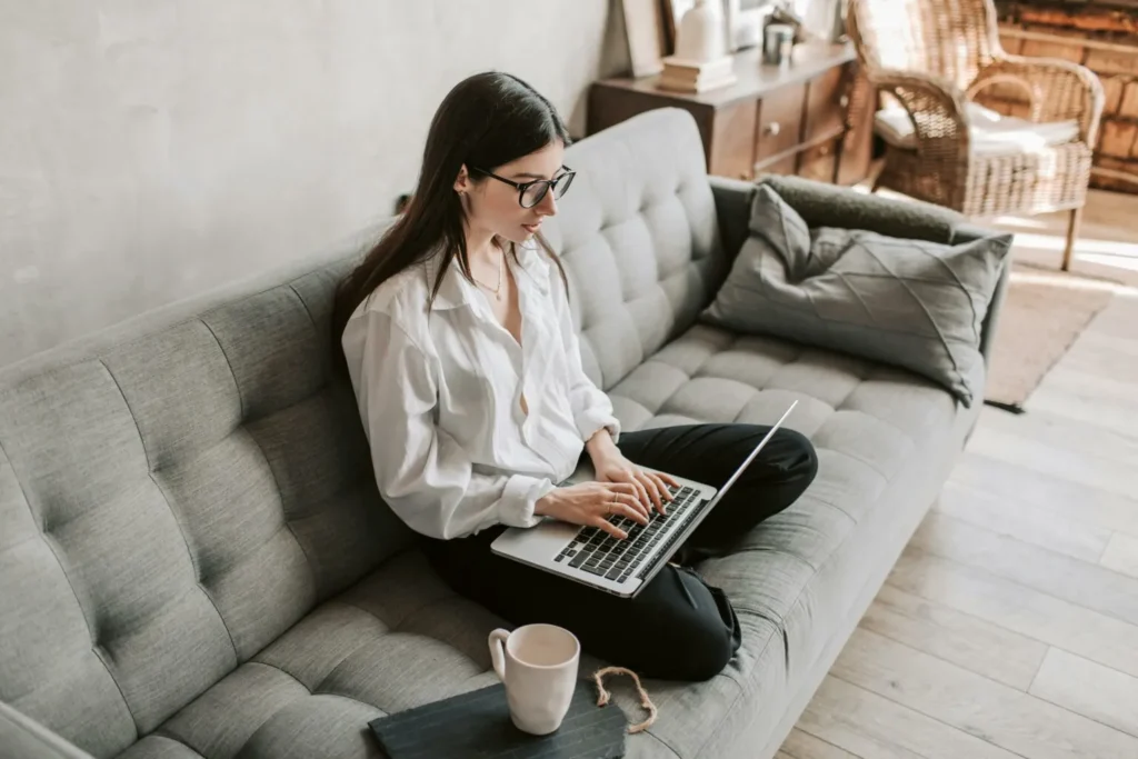 Accountant using Xero software.